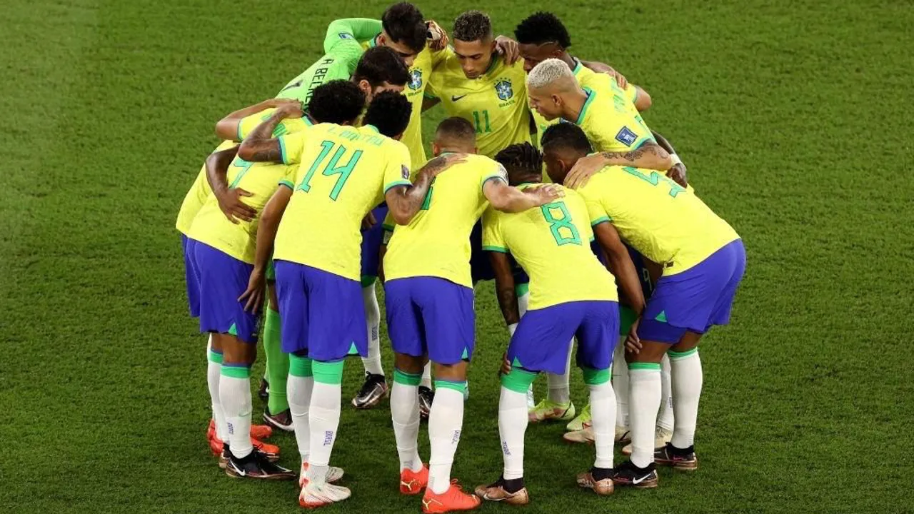 Ronaldo Fenômeno em entrevista à ESPN durante a Copa do Mundo 2026, com camisa da Seleção Brasileira ao fundo