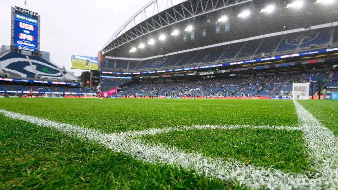 Cadeiras VIP vazias em estádio da Copa do Mundo 2026 com bandeiras do México, EUA e Canadá ao fundo
