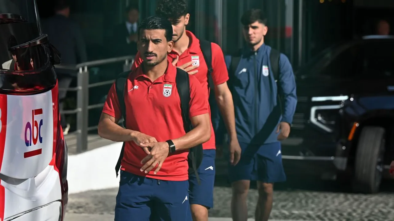 Jogadores do Irã no gramado do SoFi Stadium em Los Angeles durante a Copa do Mundo 2026