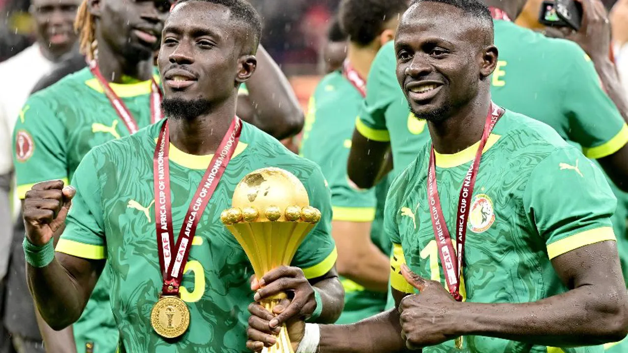 Jogadores do Senegal em campo durante aquecimento no MetLife Stadium antes da estreia na Copa do Mundo 2026