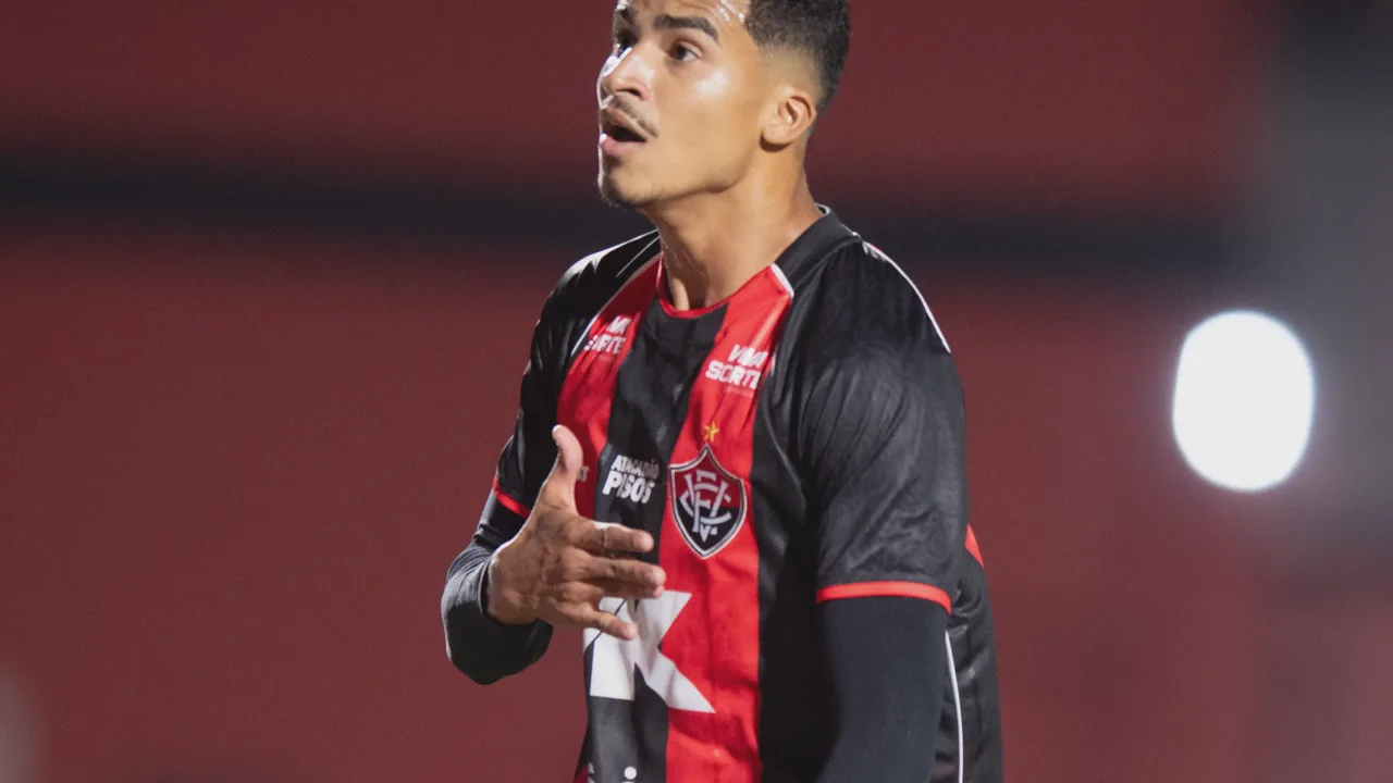 Rene, atacante do Vitória com a camisa 91, em ação no Brasileirão Série A 2026