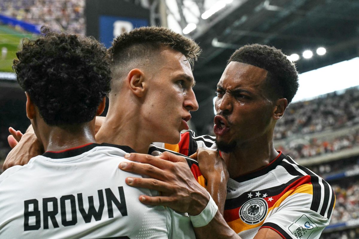 O precedente que Klopp esqueceu de checar Klopp critica escalação e ex-campeões