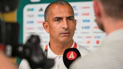 Lamouchi demitido após 1 jogo e a Copa ganha seu recorde mais constrangedor