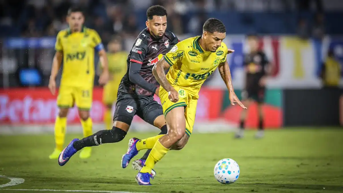 O caso que parece mas não é Cleiton no Bragantino vs Cleiton transfe