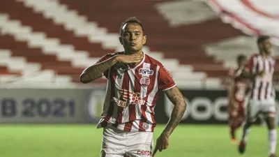 Vinícius aos 32 — o atacante do Náutico que o Brasileirão ainda está descobrindo