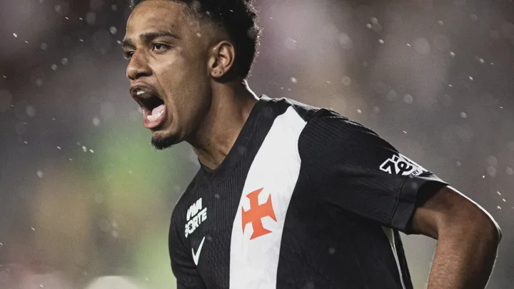 Brenner, atacante do Vasco da Gama, com a camisa 20 durante partida do Brasileirão Série A 2026