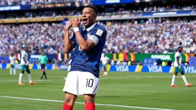 Mbappé faz 2 contra Senegal e agora só Klose está na frente