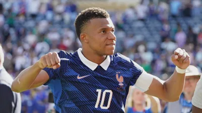 Deschamps blinda Mbappé com 14 gols e uma lógica que os críticos ignoram
