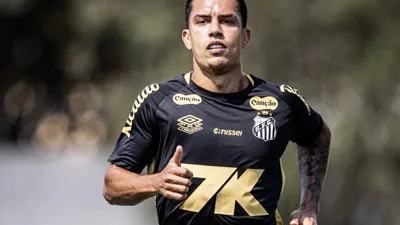 Almirón cobre a boca e leva vermelho histórico na Copa do Mundo