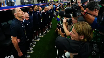 Tuchel reclama, Fifa age e muda protocolo de fotógrafos no hino da Copa
