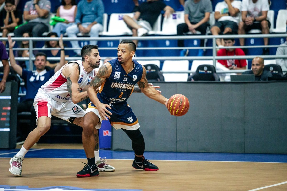 A versão do vencedor naquela noite Após o 66 a 82, o Mogi saiu do Hugo Ramo