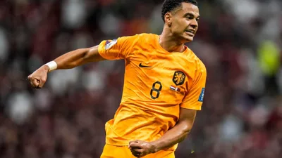 Como o 4-2-3-1 de Koeman transformou a Holanda numa máquina de gols pelos lados