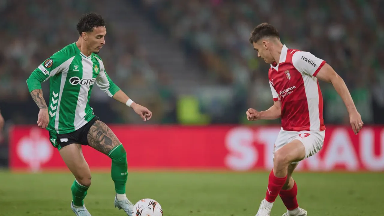 Jérémy Doku com a camisa da seleção belga em campo durante a Copa do Mundo 2026