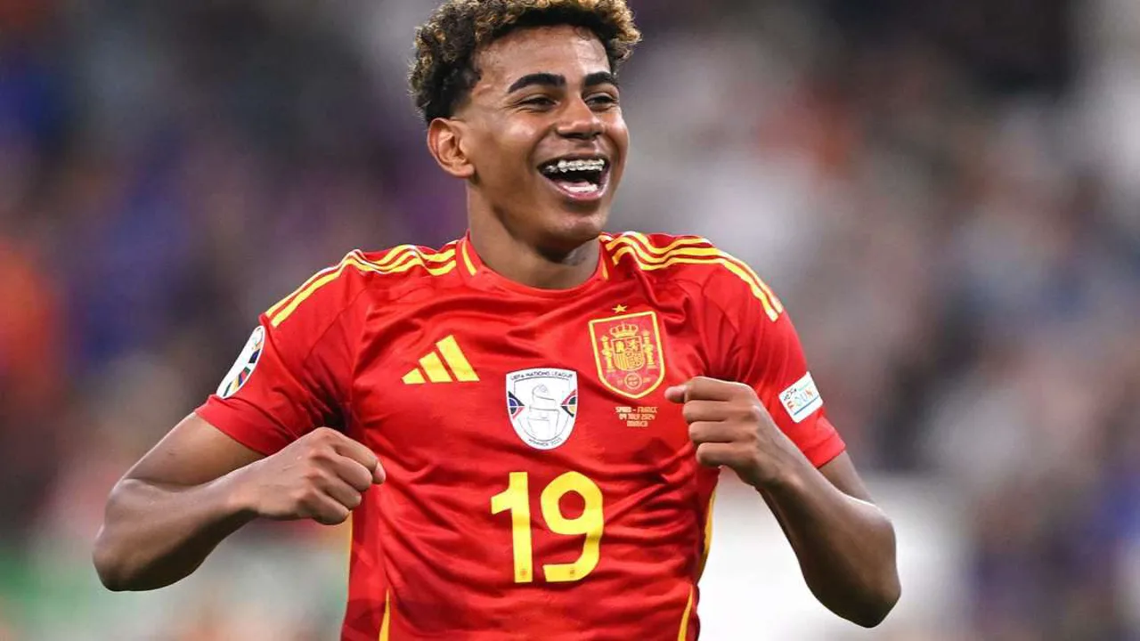 Lamine Yamal comemorando gol pela Espanha contra a Arábia Saudita na Copa do Mundo 2026