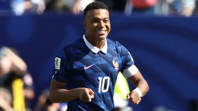 Mbappé a dois gols de Messi e a artilharia que pode mudar a história da Copa