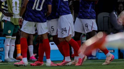 FIFA para jogo se raio cair a 13 km e França pode pagar o preço em Filadélfia