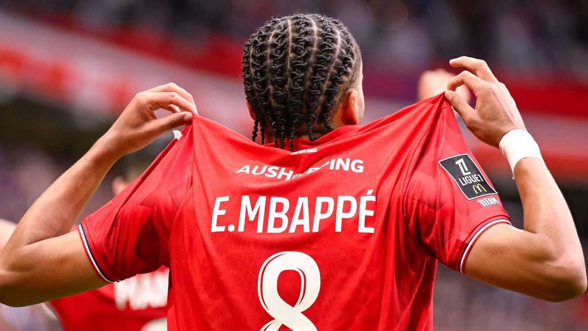 O vácuo que Giroud deixou e ninguém conseguiu preencher Mbappé marca dois como c