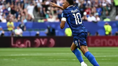 Mbappé faz 100 jogos, iguala Ronaldo Fenômeno e ainda tem Copa pela frente
