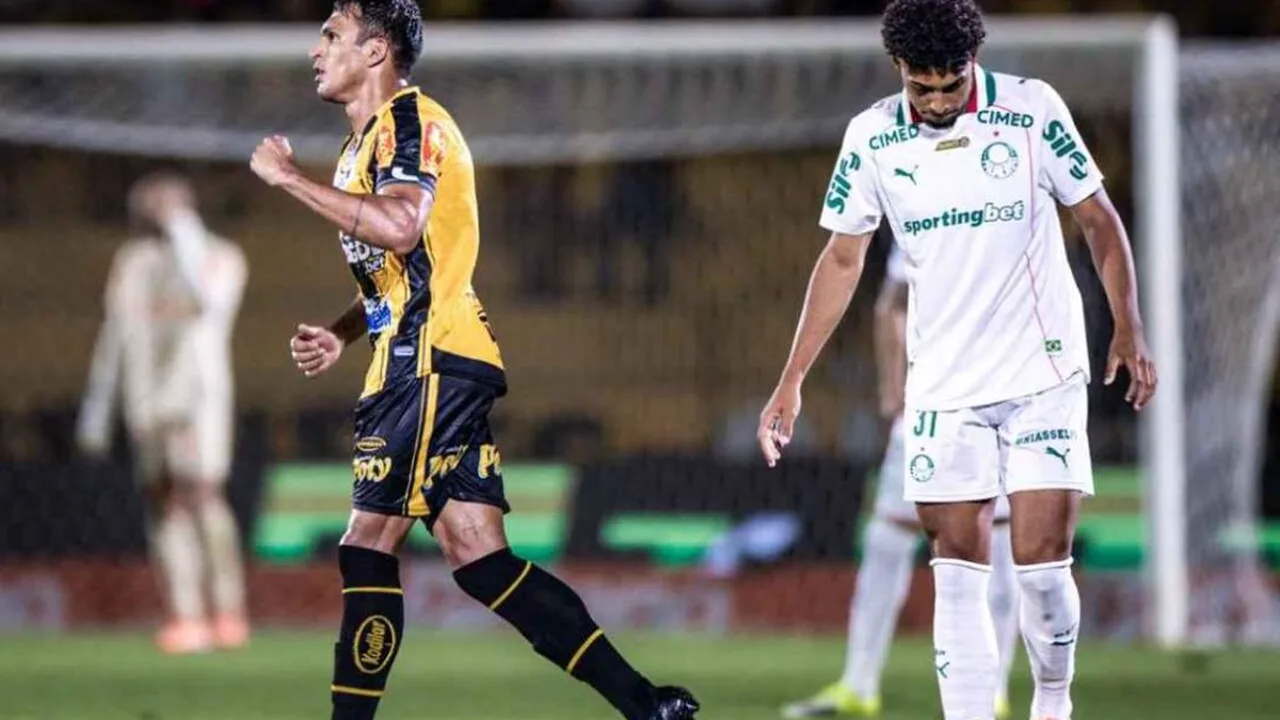 Robson comemora gol do Novorizontino contra a Ponte Preta no Estádio Moisés Lucarelli pela Série B 2026