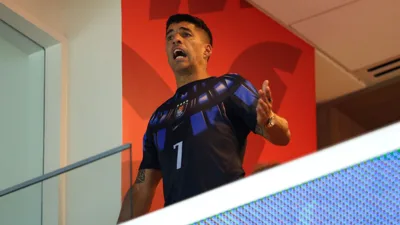 Suárez detona Bielsa e o Uruguai chega à decisão contra a Espanha rachado por dentro