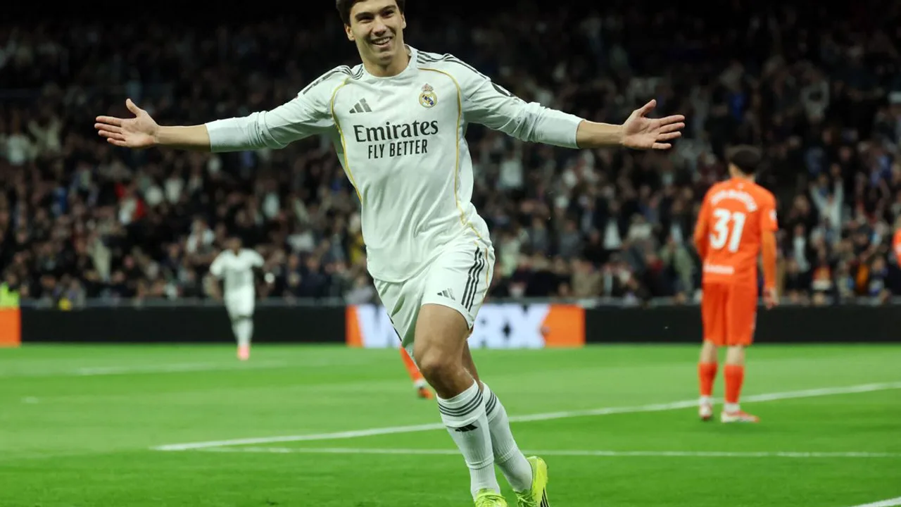 Gonzalo García, atacante do Real Madrid, camisa 16, em ação durante partida da Champions League 2025-26