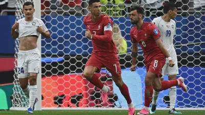 CR7 marca dois e amplia para 113 gols a vantagem sobre Messi na artilharia histórica