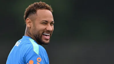 Neymar disponível contra a Escócia e Ancelotti tem uma escolha que muda tudo