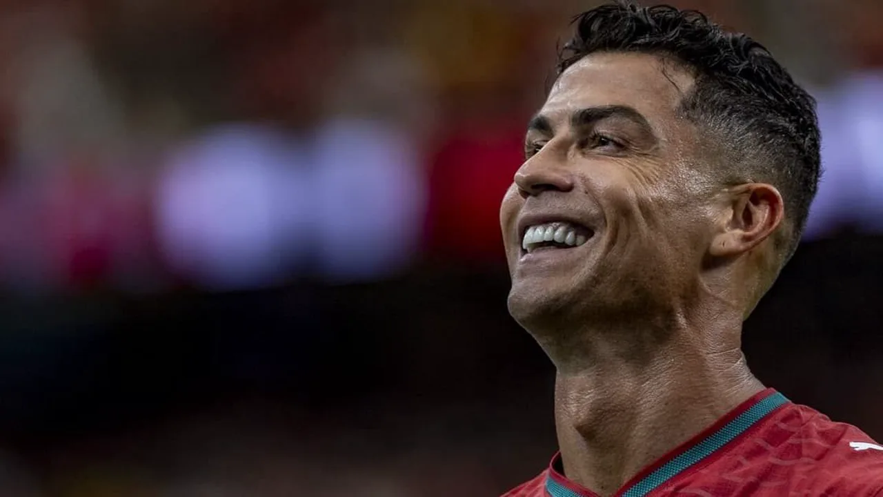 Jogadores de Portugal, Espanha e Inglaterra aguardam resultado em telão durante Copa do Mundo 2026