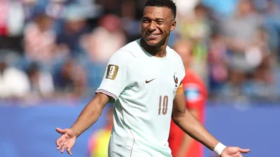 Mbappé chega a 20 participações e iguala Pelé no ranking eterno das Copas