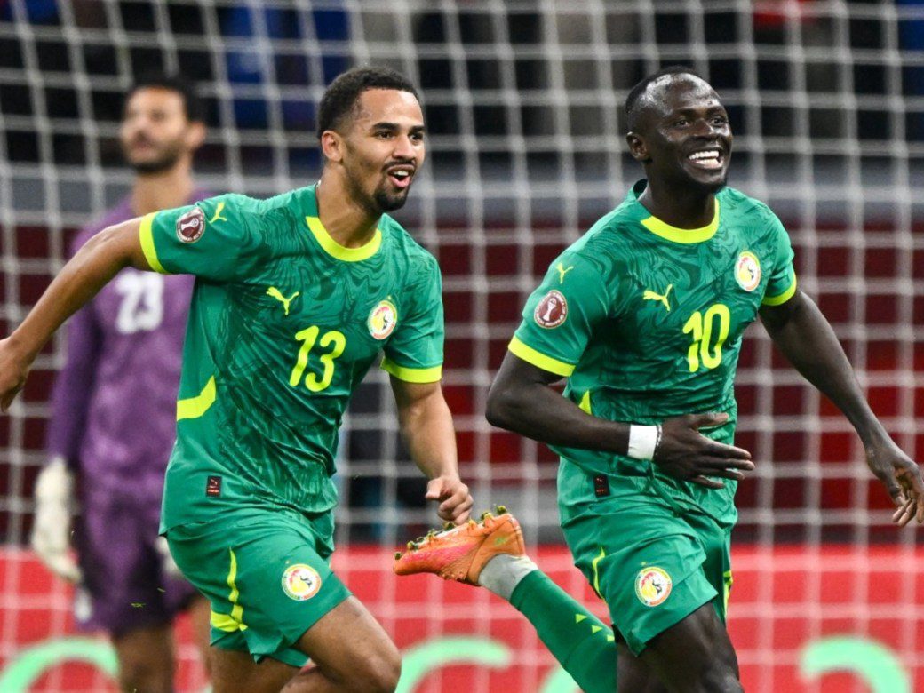 O peso de 2002 e o que essa geração carrega nas costas Senegal goleia o Iraque p