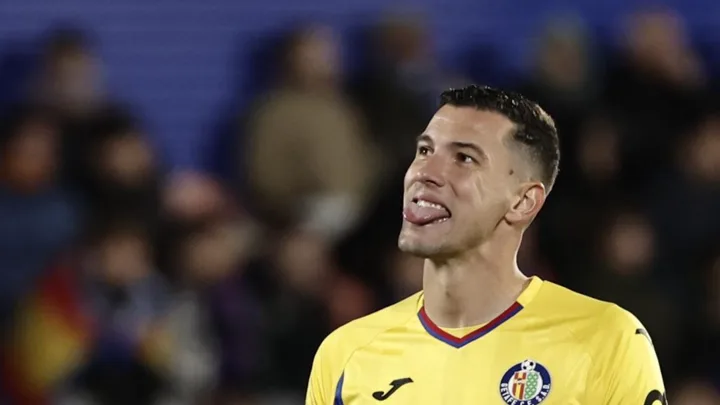 David Soria, goleiro do Getafe, com a camisa 13 durante partida da La Liga 2025/2026