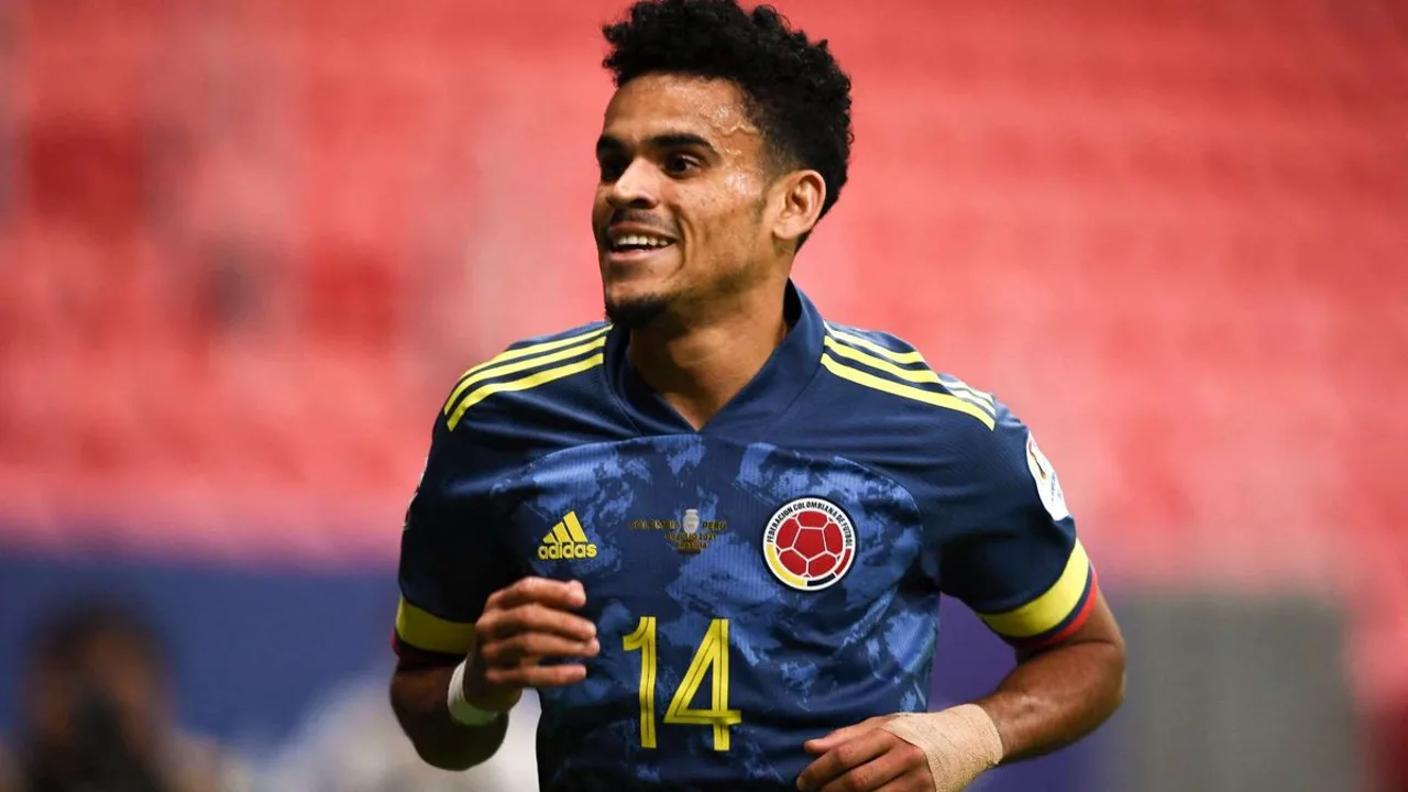 Torcida colombiana no Hard Rock Stadium em Miami durante a Copa do Mundo 2026, com bandeiras amarelas nas arquibancadas