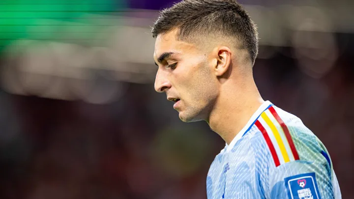 Ferran Torres com a camisa 7 do Nantes em campo durante partida da Ligue 1 2026