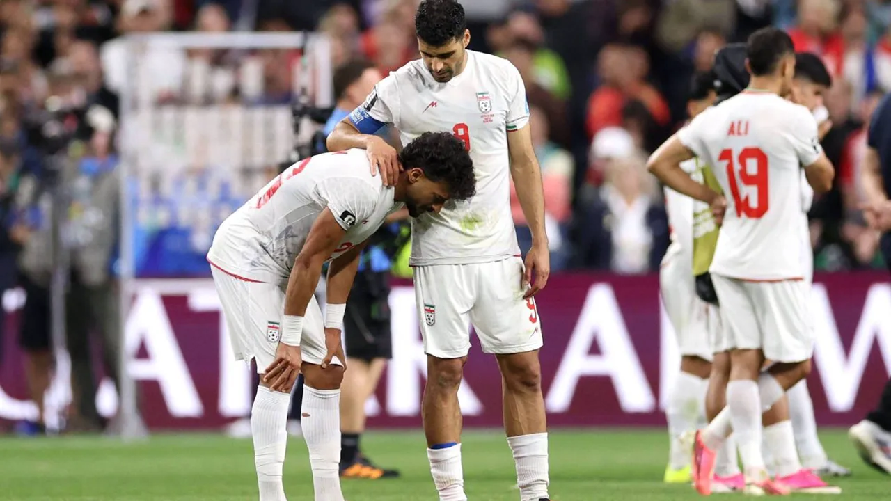 Jogadores do Irã de cabeça baixa após eliminação na fase de grupos da Copa do Mundo 2026
