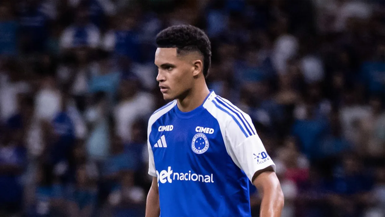Kauã Prates pelo Cruzeiro e Edwards Anthony pelo Corinthians em campo no Brasileirão Série A 2026