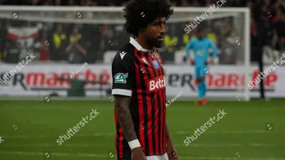 Dante e o peso de vestir a camisa 4 do Nice aos 42 anos