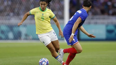 R$ 840 e um corselet que virou uniforme das WAGs do Brasil na Copa