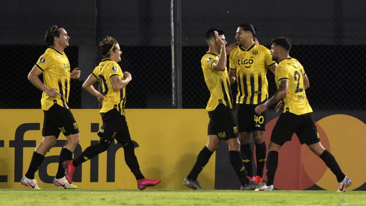 Club Guarani vs Boston River