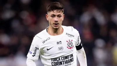 Garro ou De Arrascaeta: qual camisa 10 você compraria no Brasileirão 2026