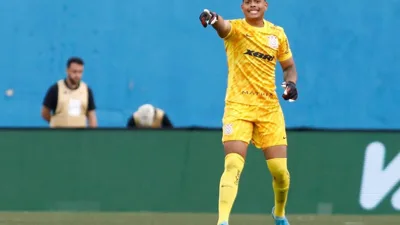 O goleiro que o Corinthians ainda não viu — mas já conta
