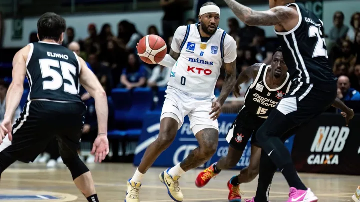 Quadra do Ginásio Wlamir Marques durante partida do NBB entre Corinthians Paulista e Minas em outubro de 2024