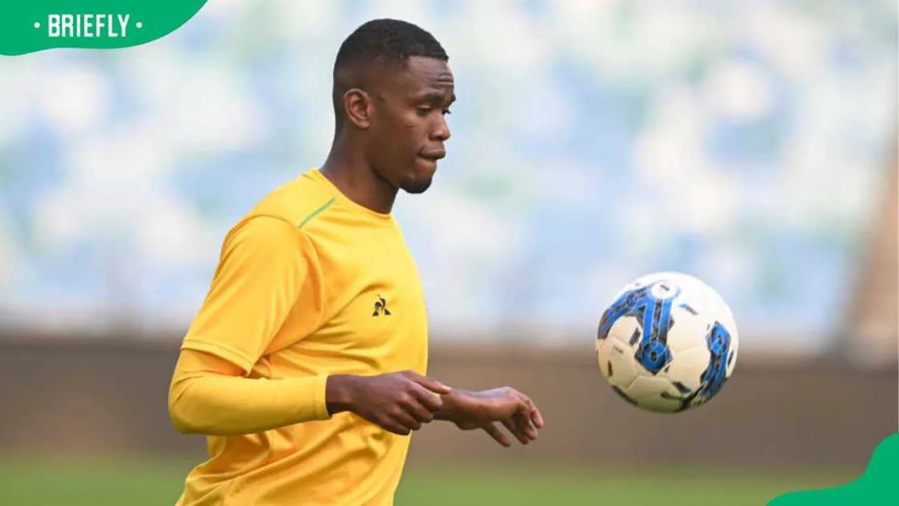 S. Sithole, meia da seleção da África do Sul, com a camisa 13 durante partida da Copa do Mundo 2026