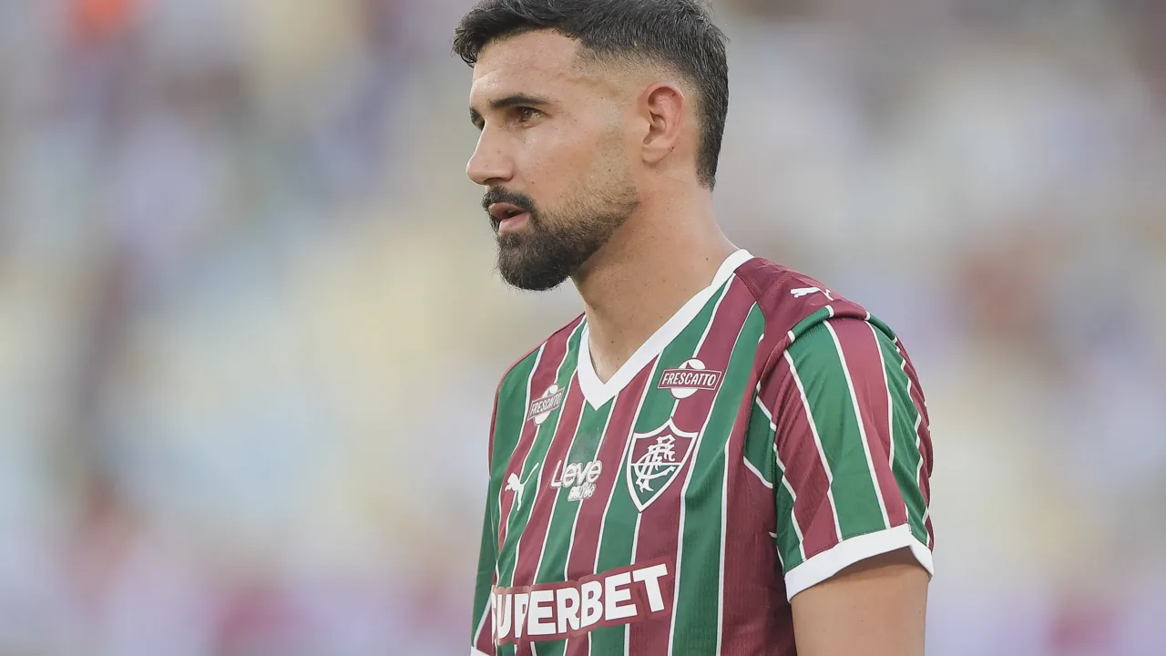 Ignacio, zagueiro do Fluminense, com a camisa 4 em campo pelo Brasileirão Série A 2026