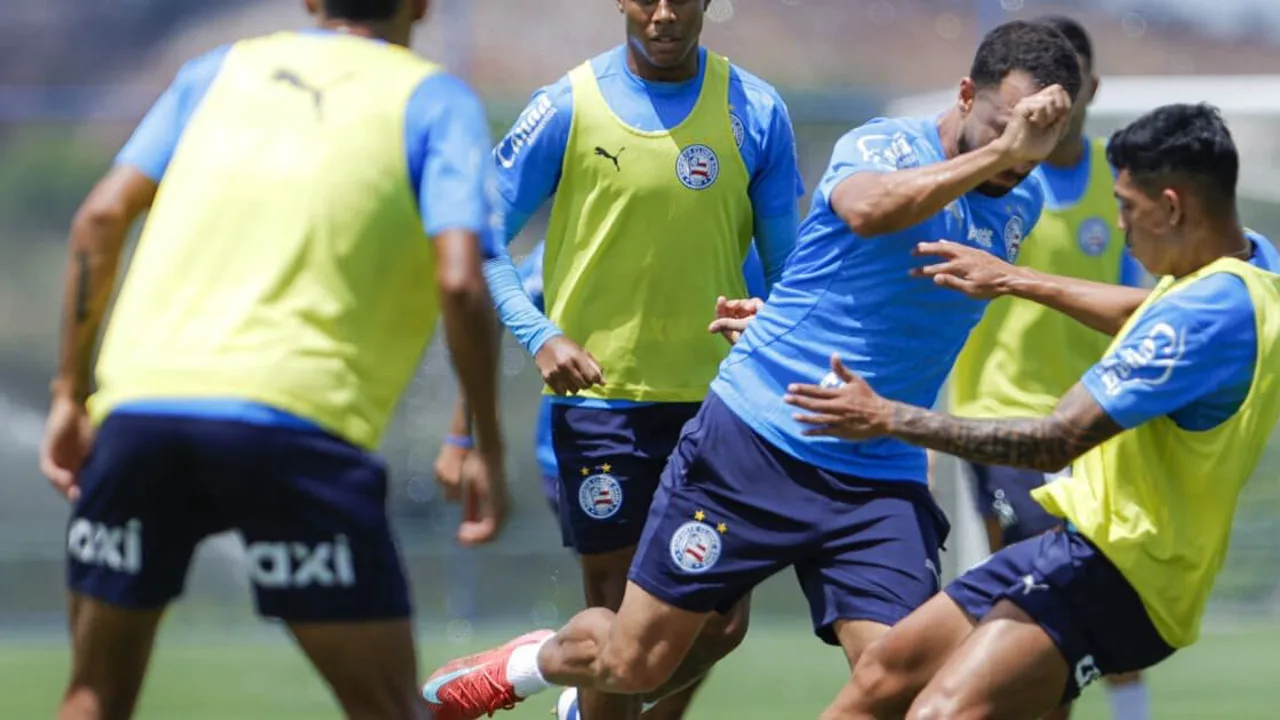 Willian José com a camisa do Bahia e William Bøving com a camisa do RB Bragantino em campo no Brasileirão 2026
