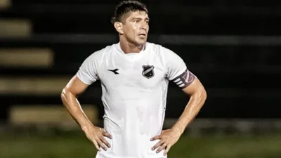 Edson Felipe da Cruz, meia do ABC, em ação durante partida da Copa do Nordeste 2026