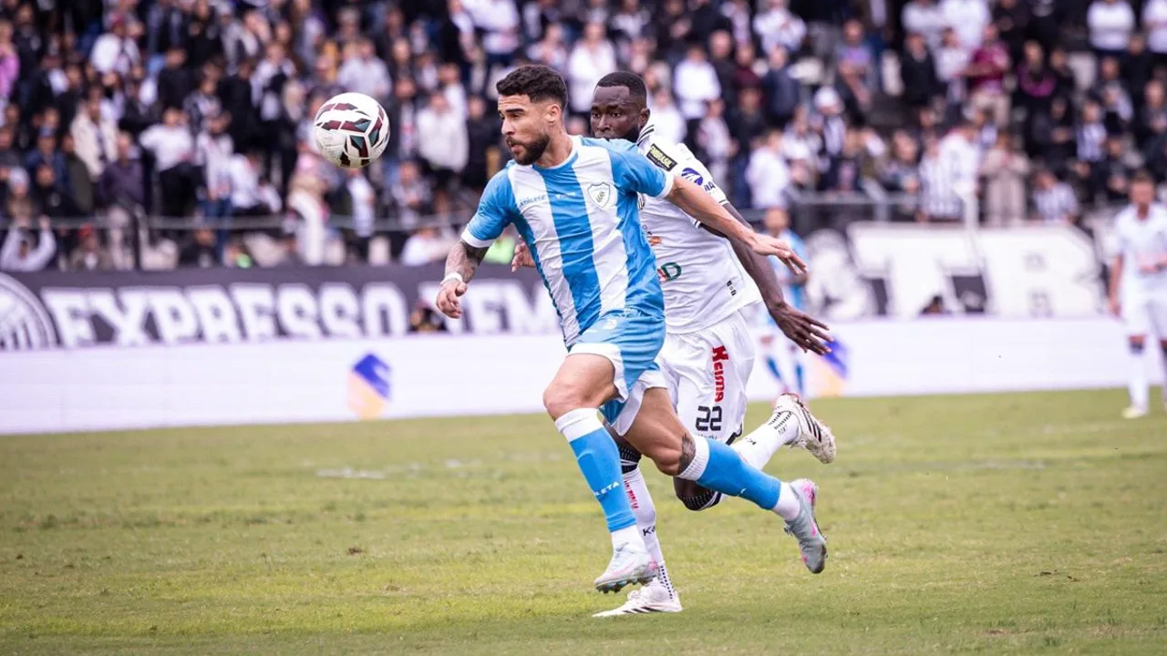 Jogadores do Londrina comemoram gol no Estádio Municipal Jacy Scaff pela Série B 2026