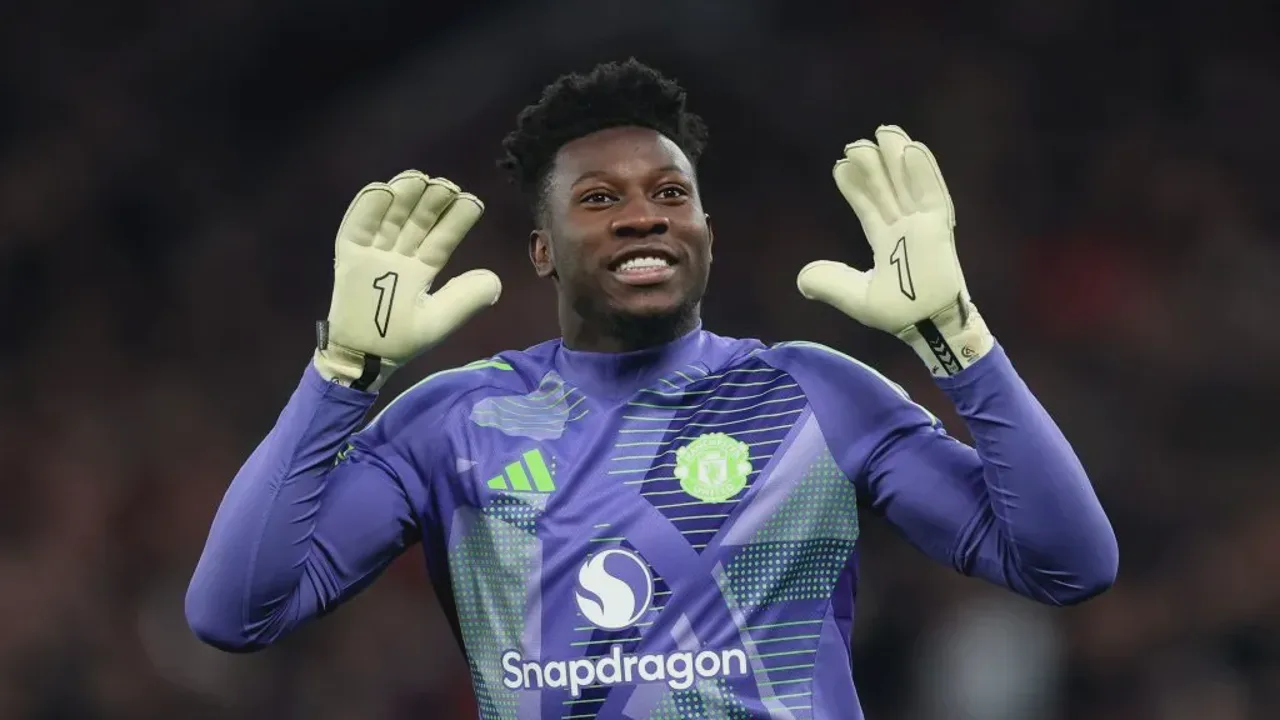 André Onana, goleiro do Manchester United, com a camisa 24 durante partida da Premier League 2025/2026