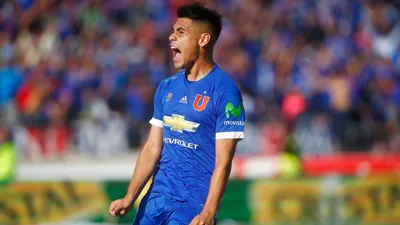 Jogadores da Universidad de Chile comemoram gol contra o Carabobo FC no Estadio Nacional em Santiago, maio de 2025