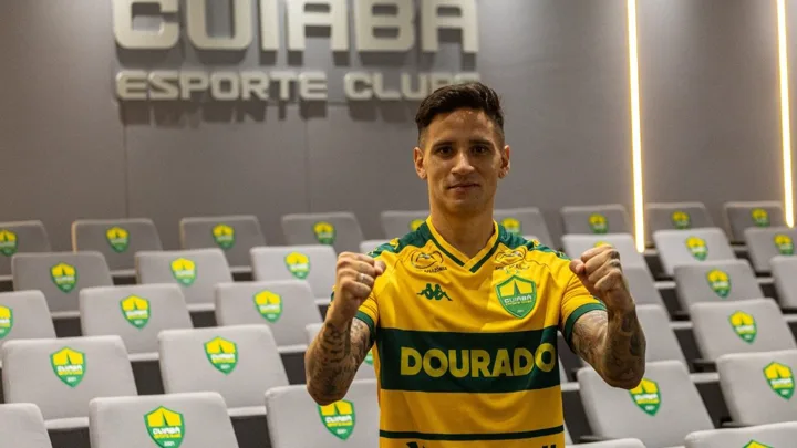 Luiz Otavio, meia do Cuiabá, em campo durante partida do Brasileirão Série A 2026