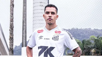 Jogadores da Seleção Brasileira Sub-17 em treino de formação de base, uniformizados com a camisa canarinha